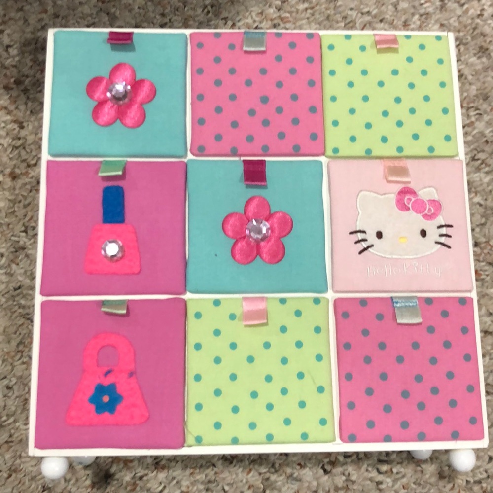 9 pocket drawers